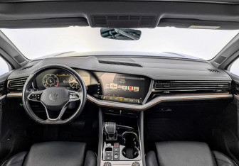 Подержанный автомобиль Volkswagen Touareg 2021 года (14 фото)