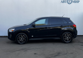 Подержанный автомобиль Mitsubishi ASX 2012 года (8 фото)