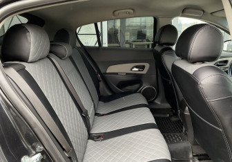 Подержанный автомобиль Chevrolet Cruze Hatchback 2012 года (21 фото)