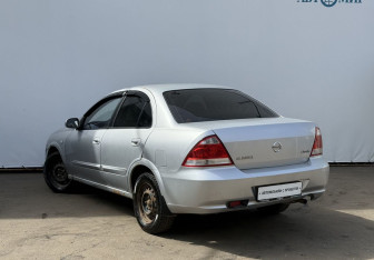 Подержанный автомобиль Nissan Almera Classic 2011 года (7 фото)