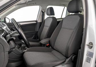 Подержанный автомобиль Volkswagen Tiguan 2021 года (19 фото)