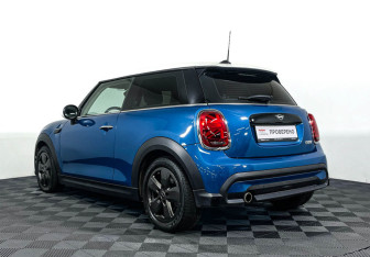 Подержанный автомобиль MINI Hatch 2021 года (7 фото)