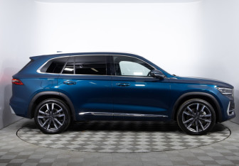 Подержанный автомобиль Geely Monjaro 2023 года (4 фото)