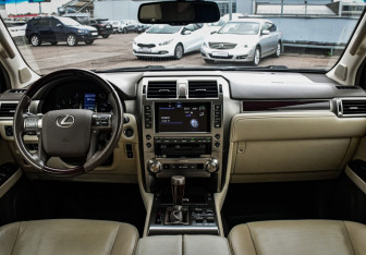 Подержанный автомобиль Lexus GX 2018 года (11 фото)