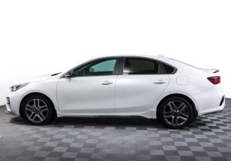 Подержанный автомобиль Kia Cerato Sedan 2021 года (8 фото)