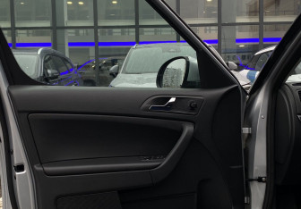 Подержанный автомобиль Skoda Yeti 2013 года (16 фото)