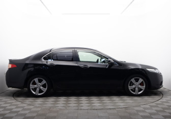Подержанный автомобиль Honda Accord Sedan 2011 года (6 фото)