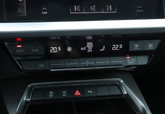 Подержанный автомобиль Audi A3 Sedan 2021 года (17 фото)