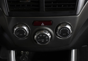 Подержанный автомобиль Subaru Forester Suv 2008 года (17 фото)