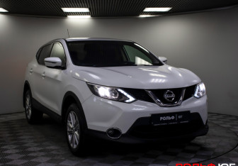 Подержанный автомобиль Nissan Qashqai 2014 года (18 фото)