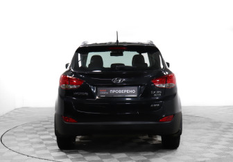 Подержанный автомобиль Hyundai ix35 2010 года (6 фото)