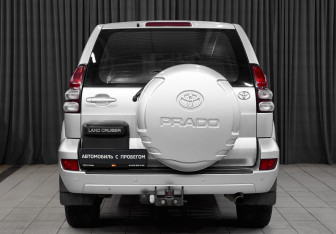 Подержанный автомобиль Toyota Land Cruiser Prado 2005 года (6 фото)