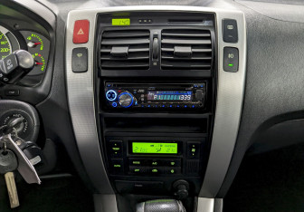 Подержанный автомобиль Hyundai Tucson 2007 года (23 фото)
