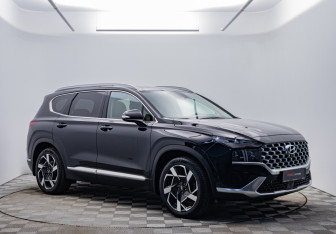 Подержанный автомобиль Hyundai Santa Fe 2022 года (3 фото)