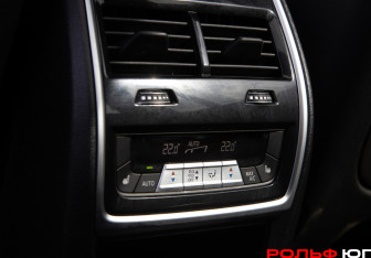 Подержанный автомобиль BMW X7 2020 года (20 фото)