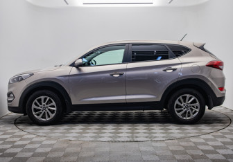 Подержанный автомобиль Hyundai Tucson 2016 года (2 фото)