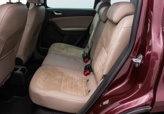 Подержанный автомобиль Skoda Yeti 2012 года (11 фото)