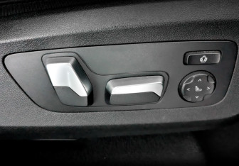 Подержанный автомобиль BMW X7 2020 года (25 фото)