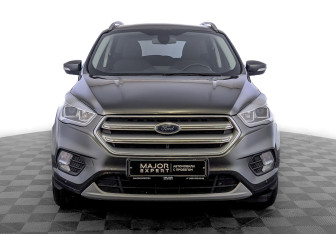 Подержанный автомобиль Ford Kuga 2018 года (2 фото)