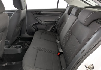 Подержанный автомобиль Skoda Rapid Liftback 2021 года (18 фото)