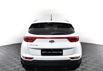 Подержанный автомобиль Kia Sportage 2016 года (6 фото)