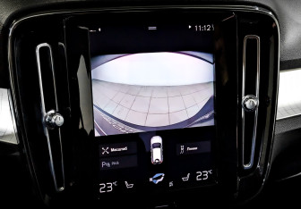 Подержанный автомобиль Volvo XC40 2021 года (26 фото)