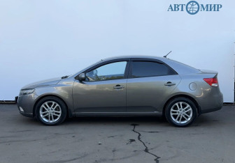 Подержанный автомобиль Kia Cerato Sedan 2010 года (5 фото)