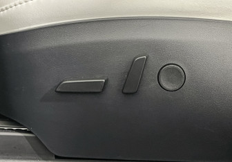 Подержанный автомобиль Tesla Model X 2020 года (15 фото)