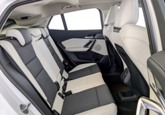 Новый BMW X2 2025 (12 фото)