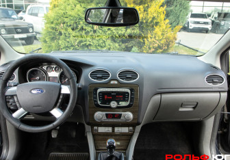 Подержанный автомобиль Ford Focus Sedan 2008 года (10 фото)