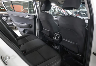 Подержанный автомобиль Kia Sportage 2018 года (12 фото)