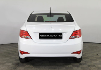 Подержанный автомобиль Hyundai Solaris Sedan 2015 года (4 фото)