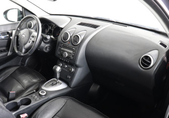 Подержанный автомобиль Nissan Qashqai 2008 года (6 фото)