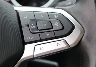 Подержанный автомобиль Volkswagen Tiguan 2021 года (17 фото)