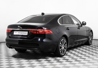 Подержанный автомобиль Jaguar XF Sedan 2017 года (5 фото)