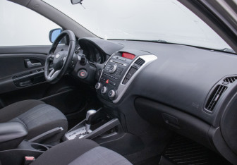 Подержанный автомобиль Kia Ceed Wagon 2010 года (9 фото)