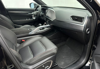 Подержанный автомобиль Geely Tugella 2023 года (13 фото)