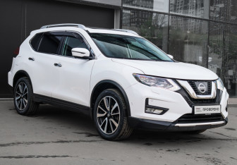 Подержанный автомобиль Nissan X-Trail 2020 года (3 фото)