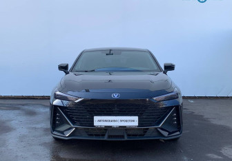 Подержанный автомобиль Changan UNI-V 2024 года (2 фото)