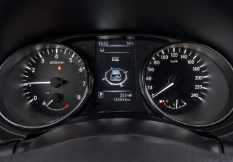 Подержанный автомобиль Nissan Qashqai 2014 года (16 фото)
