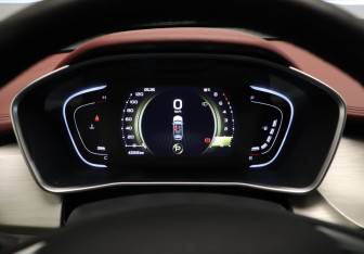 Подержанный автомобиль Geely Coolray 2024 года (15 фото)