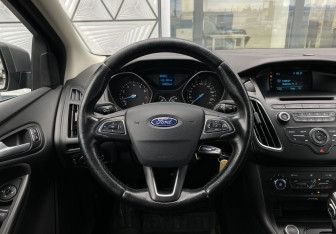 Подержанный автомобиль Ford Focus Wagon 2017 года (13 фото)