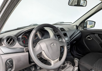 Подержанный автомобиль LADA (ВАЗ) Granta Sedan 2023 года (16 фото)