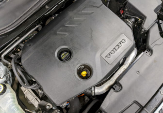 Подержанный автомобиль Volvo V40 Cross Country 2014 года (9 фото)