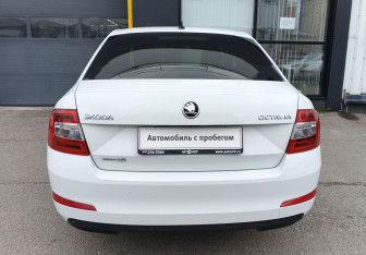 Подержанный автомобиль Skoda Octavia Liftback 2016 года (6 фото)