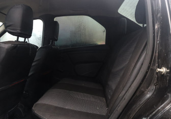 Подержанный автомобиль Renault Logan Sedan 2011 года (10 фото)