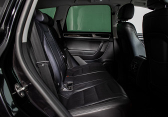 Подержанный автомобиль Volkswagen Touareg 2015 года (9 фото)