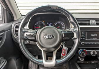 Подержанный автомобиль Kia Rio Hatchback 2021 года (21 фото)