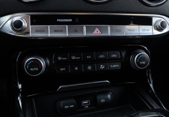 Подержанный автомобиль Kia Stinger 2021 года (19 фото)