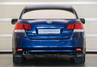 Подержанный автомобиль Subaru Legacy Sedan 2011 года (5 фото)